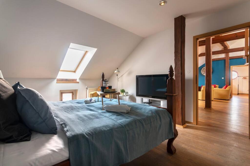 5bd Duplex - Billiard - Cinema - Praga
