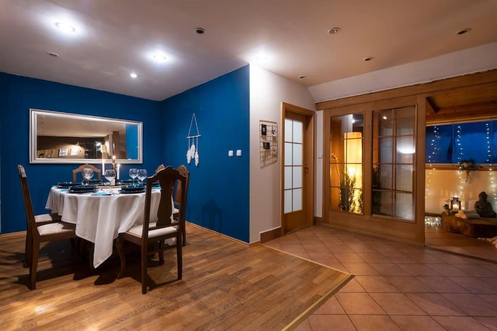 5bd Duplex - Billiard - Cinema - Apartmán